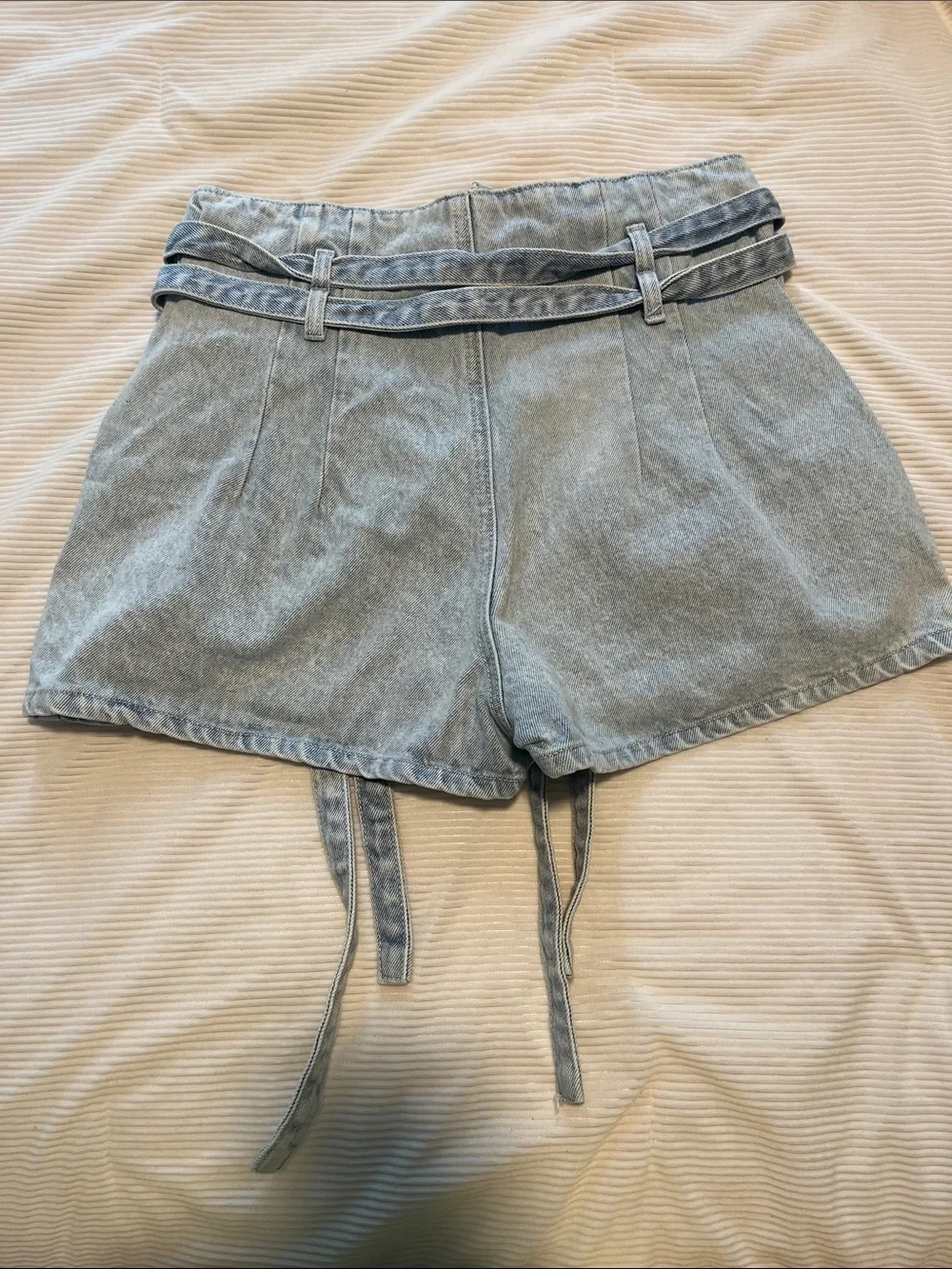 Forever 21 Light Wash Denim Paperbag Shorts with Tie